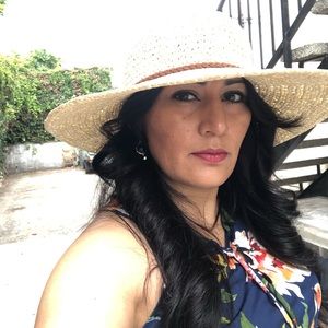 Meet your Posher, Yessenia